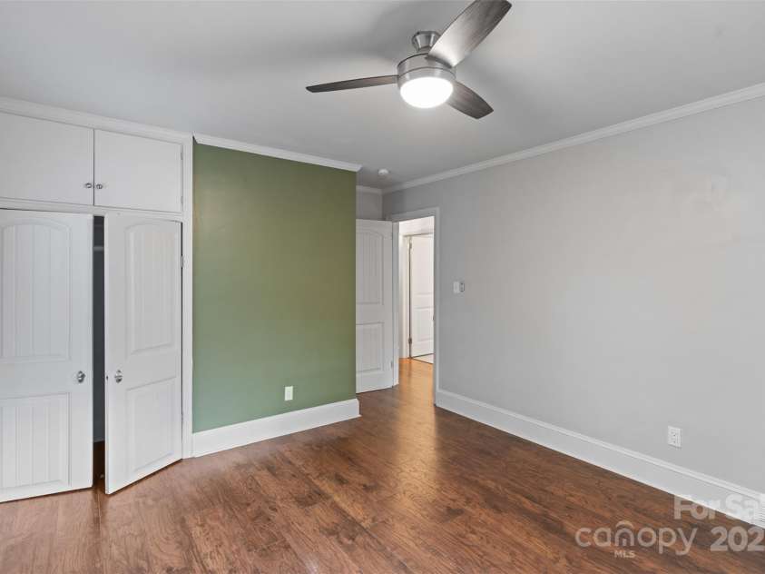 2953 Enfield Road, Charlotte, NC 28205.  MLS# CAR4259179, YatesRealty ID 23887. 