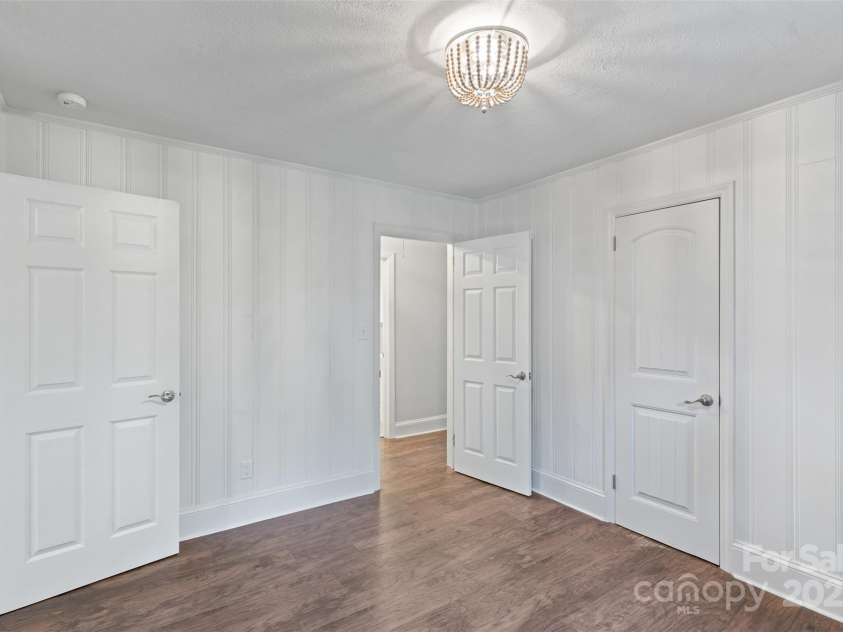 2953 Enfield Road, Charlotte, NC 28205.  MLS# CAR4259179, YatesRealty ID 23887. 