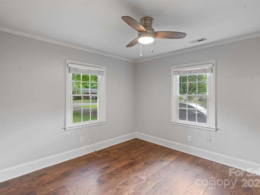 2953 Enfield Road, Charlotte, NC 28205.  MLS# CAR4259179, YatesRealty ID 23887. 
