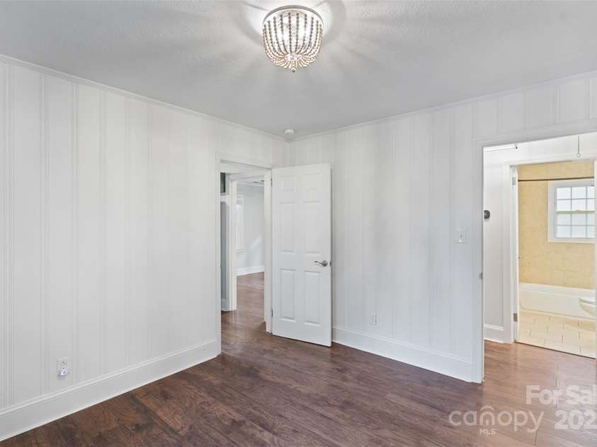 2953 Enfield Road, Charlotte, NC 28205.  MLS# CAR4259179, YatesRealty ID 23887. 