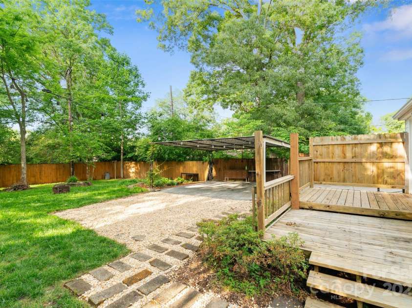 2953 Enfield Road, Charlotte, NC 28205.  MLS# CAR4259179, YatesRealty ID 23887. 