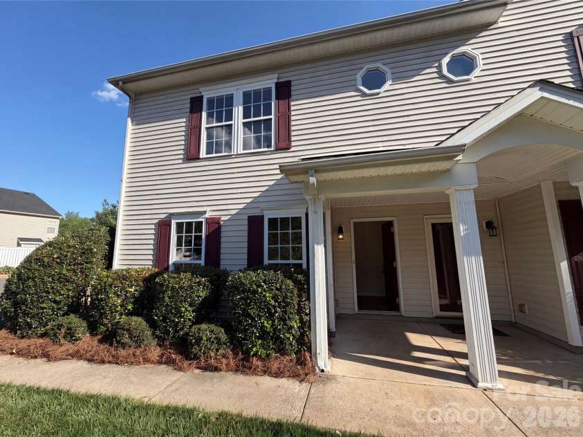 9510 Littleleaf Drive, Charlotte, NC 28215.  MLS# CAR4373582, YatesRealty ID 23887. 