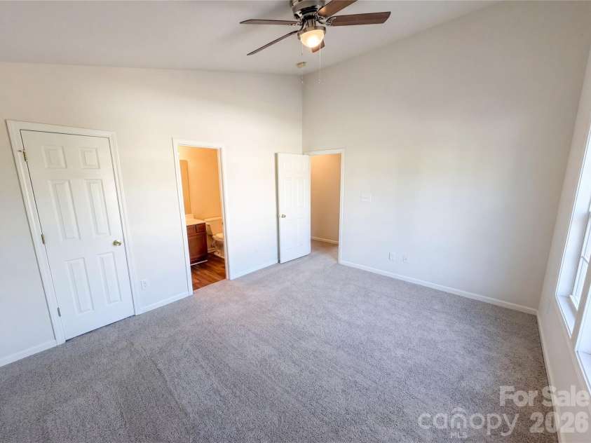 9510 Littleleaf Drive, Charlotte, NC 28215.  MLS# CAR4373582, YatesRealty ID 23887. 