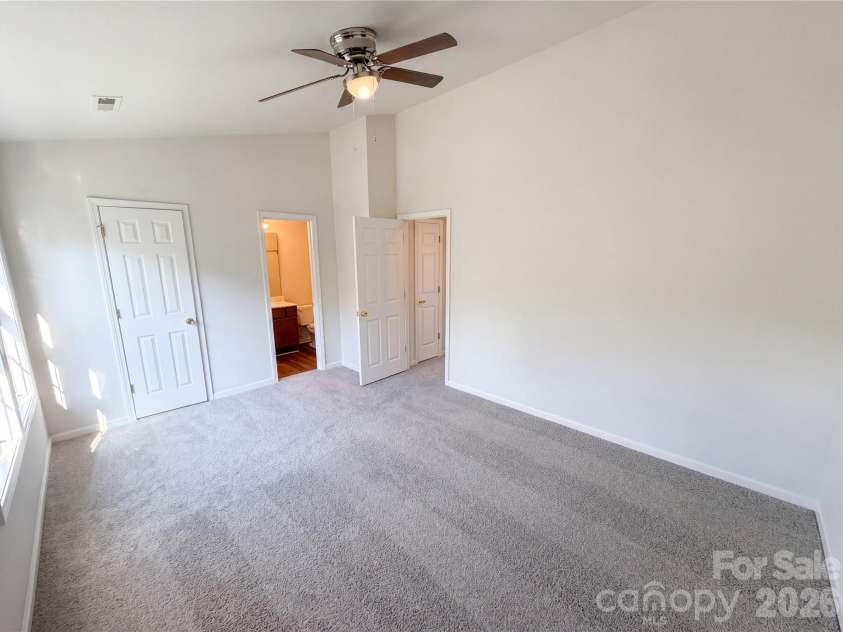 9510 Littleleaf Drive, Charlotte, NC 28215.  MLS# CAR4373582, YatesRealty ID 23887. 