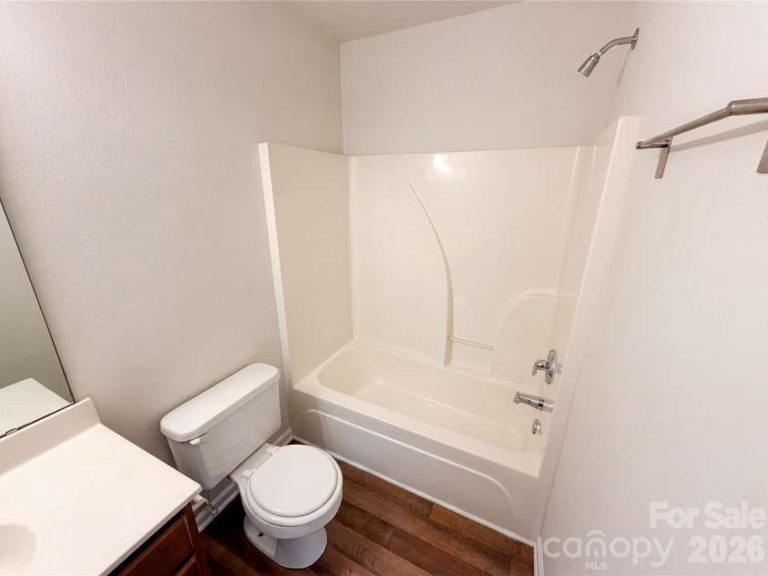 9510 Littleleaf Drive, Charlotte, NC 28215.  MLS# CAR4373582, YatesRealty ID 23887. 
