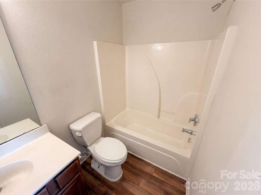 9510 Littleleaf Drive, Charlotte, NC 28215.  MLS# CAR4373582, YatesRealty ID 23887. 