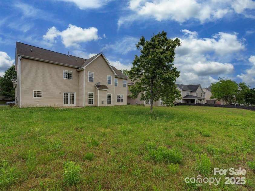 5607 Fulton Ridge Drive, Indian Trail, NC 28079.  MLS# CAR4334552, YatesRealty ID 23888. 