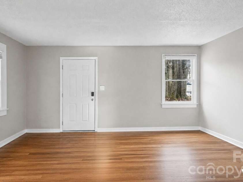 1712 Dunkirk Drive, Charlotte, NC 28203.  MLS# CAR4380787, YatesRealty ID 23889. 