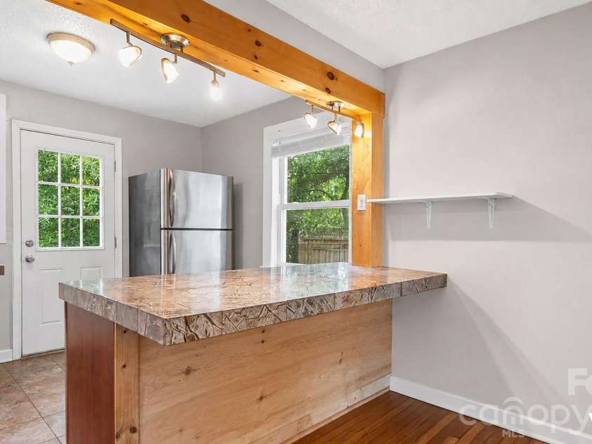 1712 Dunkirk Drive, Charlotte, NC 28203.  MLS# CAR4380787, YatesRealty ID 23889. 