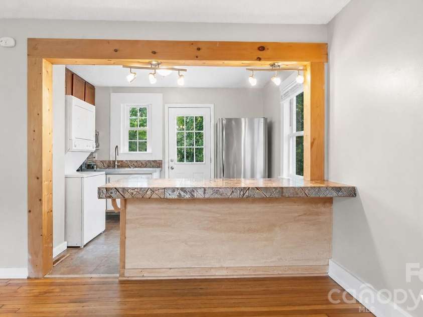 1712 Dunkirk Drive, Charlotte, NC 28203.  MLS# CAR4380787, YatesRealty ID 23889. 