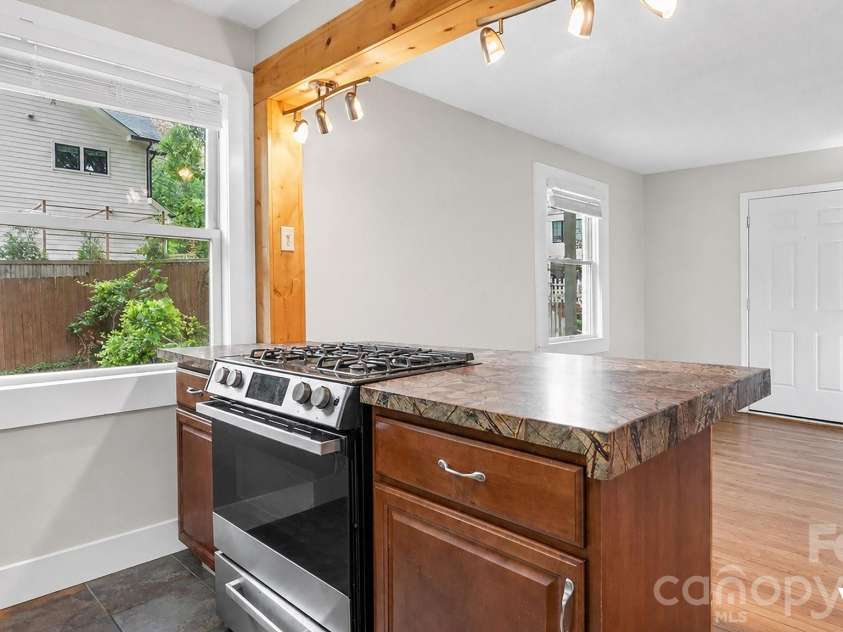 1712 Dunkirk Drive, Charlotte, NC 28203.  MLS# CAR4380787, YatesRealty ID 23889. 