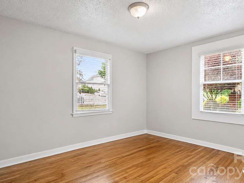 1712 Dunkirk Drive, Charlotte, NC 28203.  MLS# CAR4380787, YatesRealty ID 23889. 