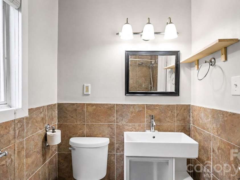 1712 Dunkirk Drive, Charlotte, NC 28203.  MLS# CAR4380787, YatesRealty ID 23889. 