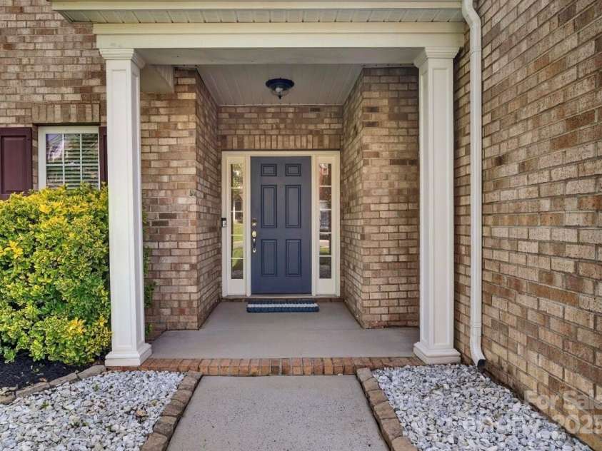 6004 Trailwater Road, Charlotte, NC 28278.  MLS# CAR4266185, YatesRealty ID 23889. 