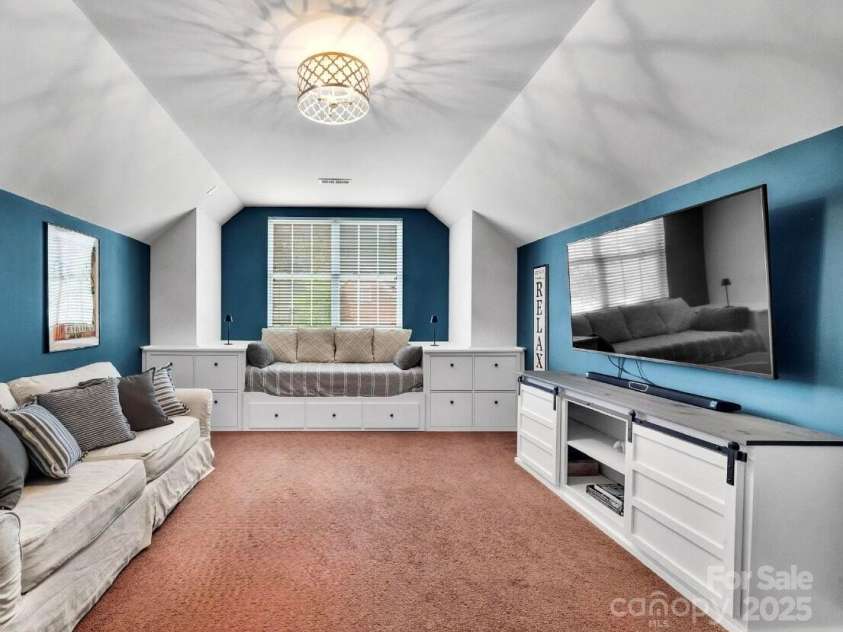 6004 Trailwater Road, Charlotte, NC 28278.  MLS# CAR4266185, YatesRealty ID 23889. 