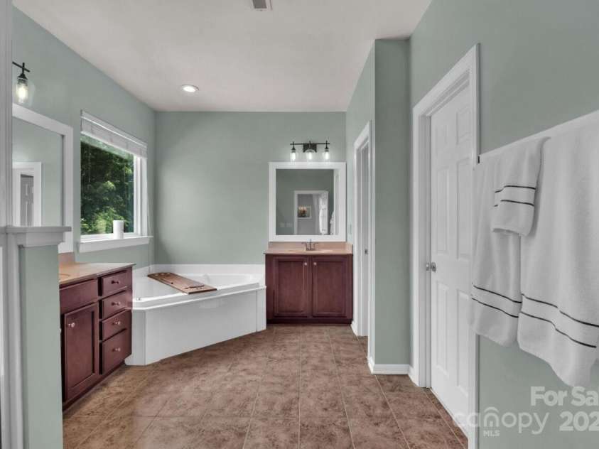 6004 Trailwater Road, Charlotte, NC 28278.  MLS# CAR4266185, YatesRealty ID 23889. 