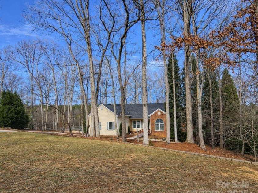 132 Grayrock Drive, Statesville, NC 28677.  MLS# CAR4334674, YatesRealty ID 2389. 