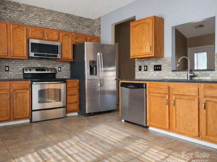 132 Grayrock Drive, Statesville, NC 28677.  MLS# CAR4334674, YatesRealty ID 2389. 