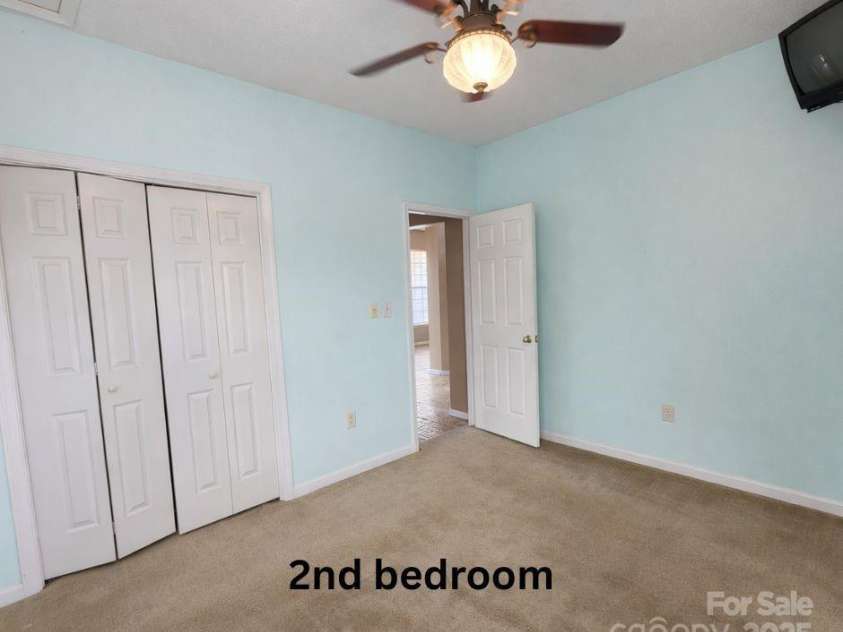 132 Grayrock Drive, Statesville, NC 28677.  MLS# CAR4334674, YatesRealty ID 2389. 