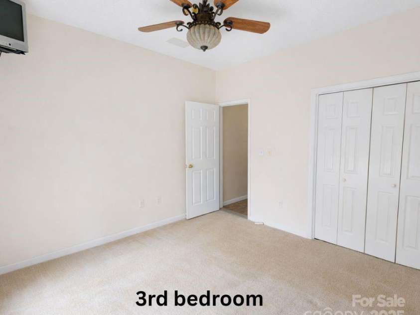 132 Grayrock Drive, Statesville, NC 28677.  MLS# CAR4334674, YatesRealty ID 2389. 