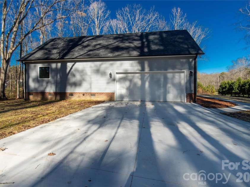 1489 Paraham Road, York, SC 29745.  MLS# CAR4331113, YatesRealty ID 2389. 