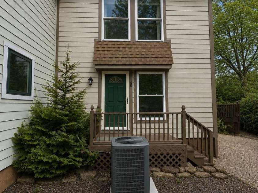 99 Willow Way, Hendersonville, NC 28739.  MLS# CAR4382569, YatesRealty ID 23890. 