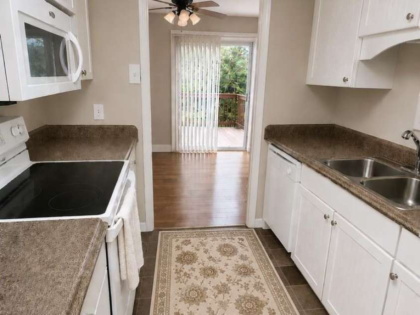 99 Willow Way, Hendersonville, NC 28739.  MLS# CAR4382569, YatesRealty ID 23890. 