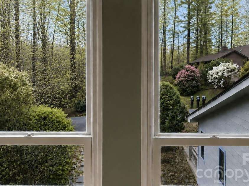99 Willow Way, Hendersonville, NC 28739.  MLS# CAR4382569, YatesRealty ID 23890. 