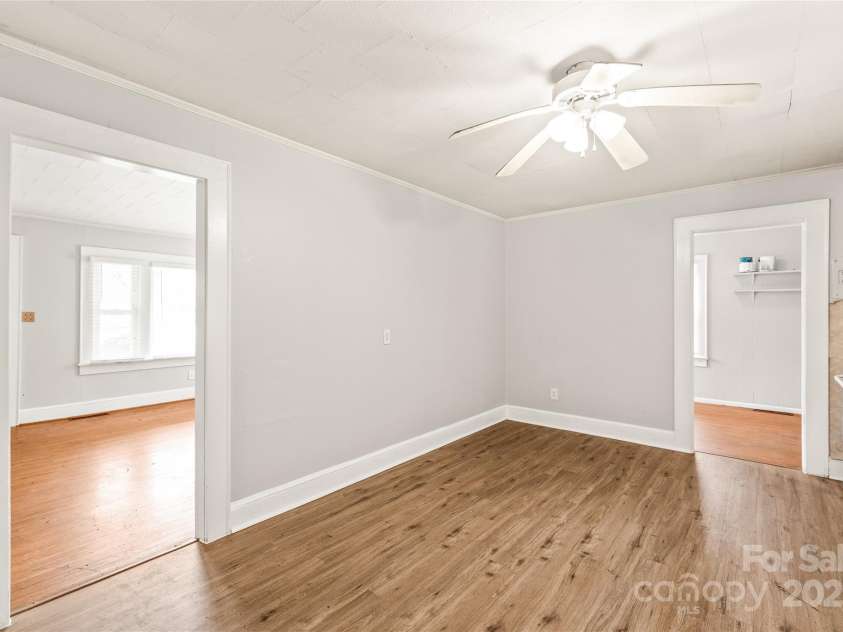 2722 Eastway Drive, Charlotte, NC 28205.  MLS# CAR4271170, YatesRealty ID 23892. 