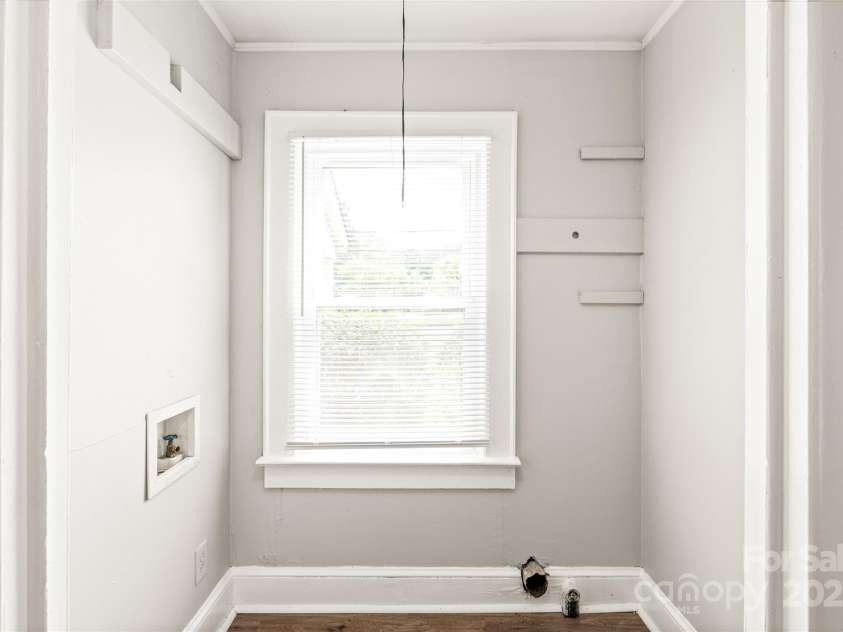 2722 Eastway Drive, Charlotte, NC 28205.  MLS# CAR4271170, YatesRealty ID 23892. 