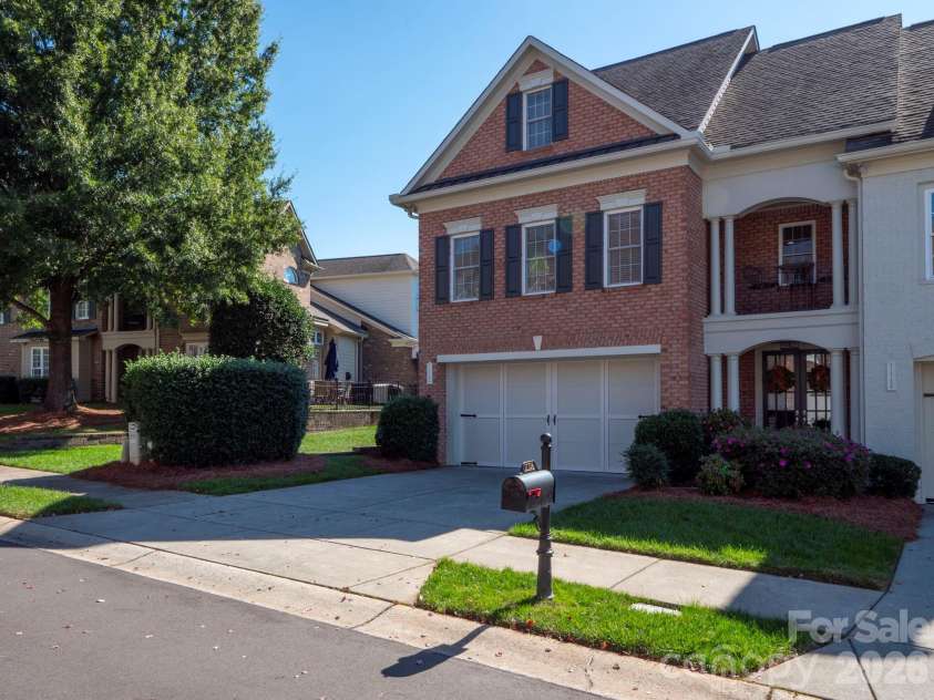 11724 Easthampton Circle, Charlotte, NC 28277.  MLS# CAR4349339, YatesRealty ID 23893. 
