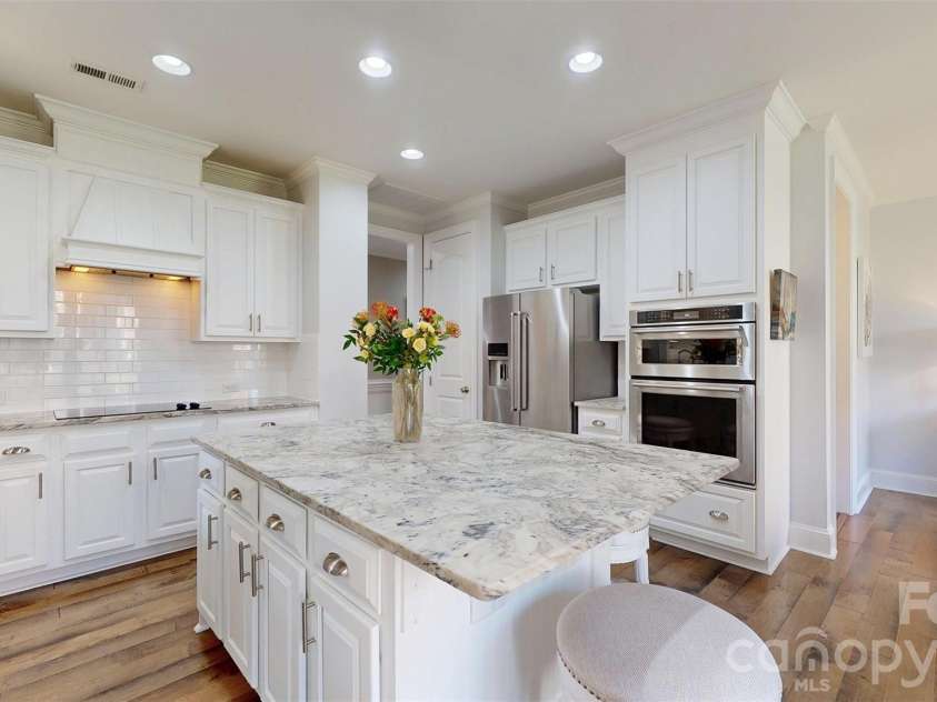 11724 Easthampton Circle, Charlotte, NC 28277.  MLS# CAR4349339, YatesRealty ID 23893. 