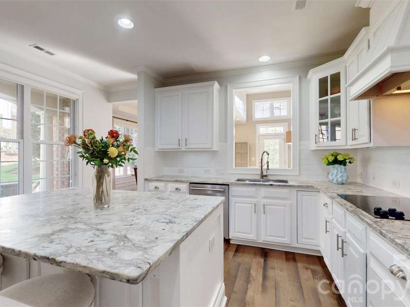 11724 Easthampton Circle, Charlotte, NC 28277.  MLS# CAR4349339, YatesRealty ID 23893. 