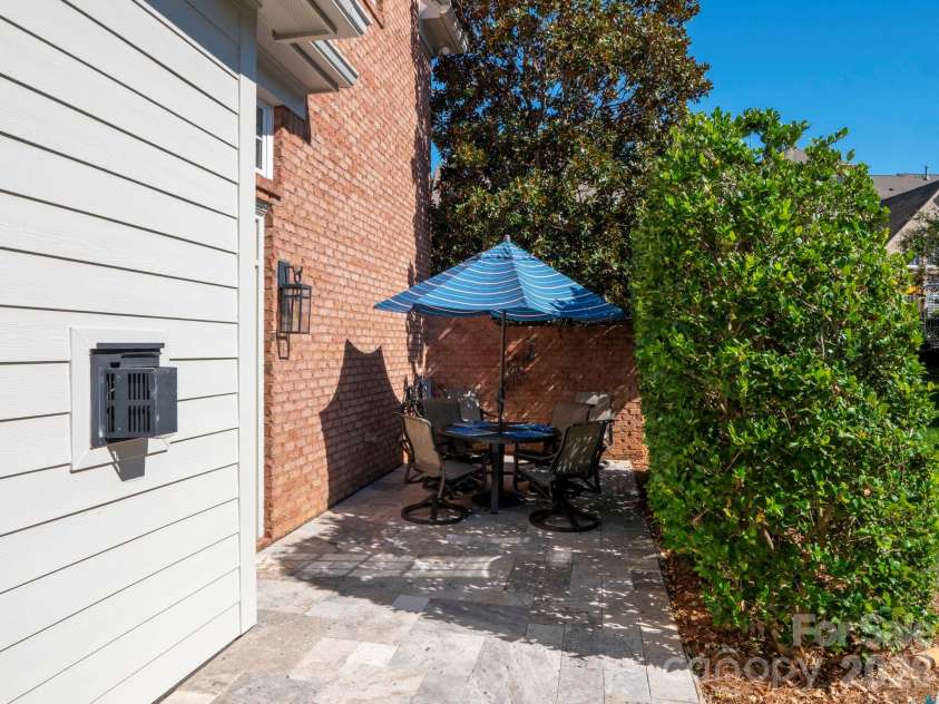 11724 Easthampton Circle, Charlotte, NC 28277.  MLS# CAR4349339, YatesRealty ID 23893. 