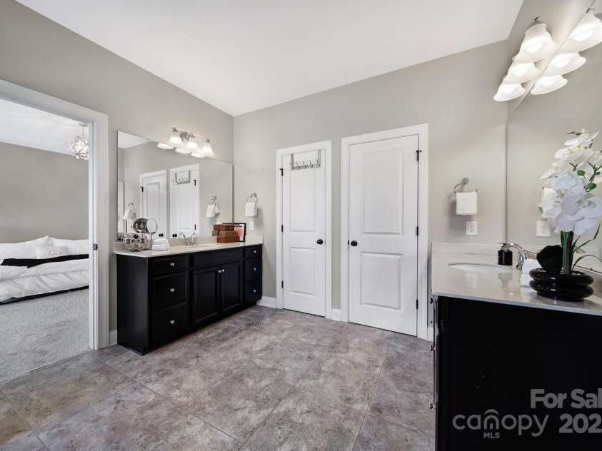 1001 Emory Lane, Fort Mill, SC 29708.  MLS# CAR4254300, YatesRealty ID 23894. Primary bath