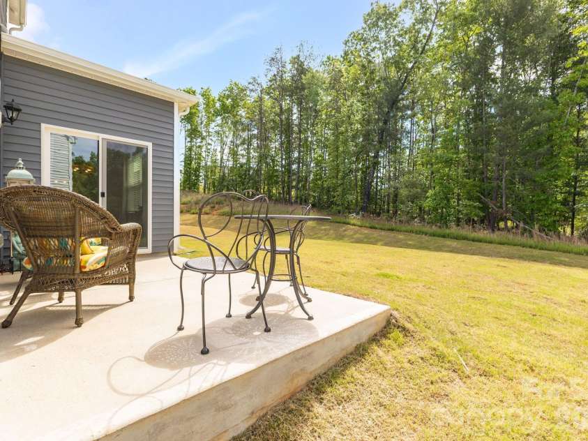 1334 37th Avenue Lane, Hickory, NC 28601.  MLS# CAR4373157, YatesRealty ID 23894. Back yard patio