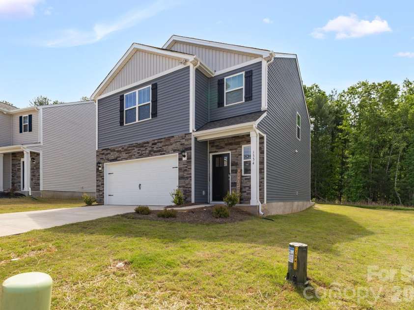 1334 37th Avenue Lane, Hickory, NC 28601.  MLS# CAR4373157, YatesRealty ID 23894. Front side view
