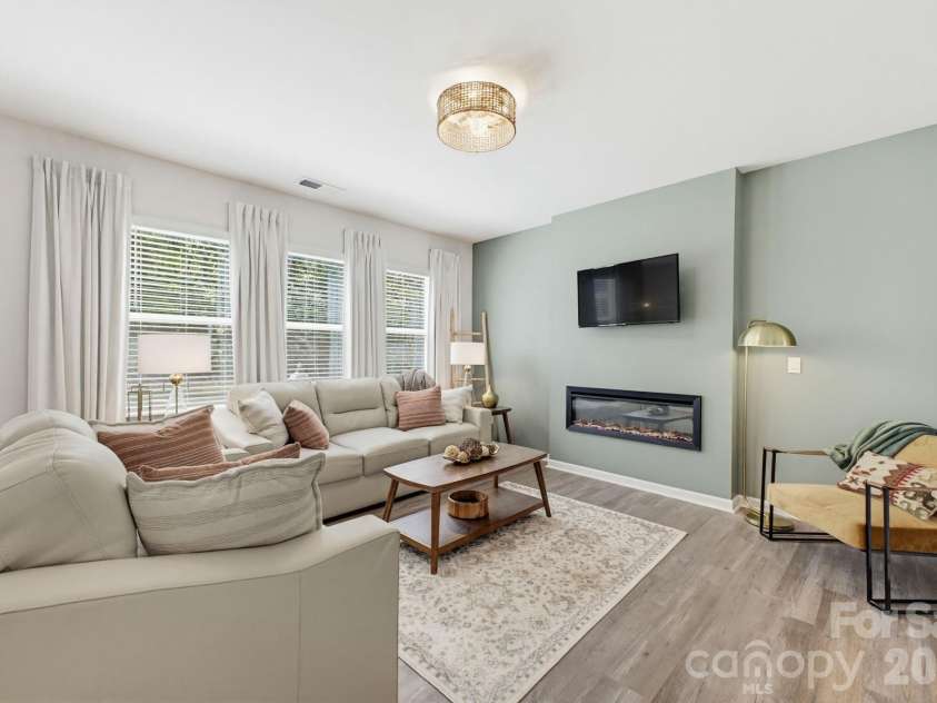1334 37th Avenue Lane, Hickory, NC 28601.  MLS# CAR4373157, YatesRealty ID 23894. Living room