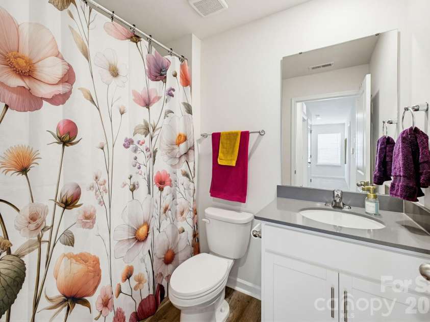 1334 37th Avenue Lane, Hickory, NC 28601.  MLS# CAR4373157, YatesRealty ID 23894. Upstairs bathroom