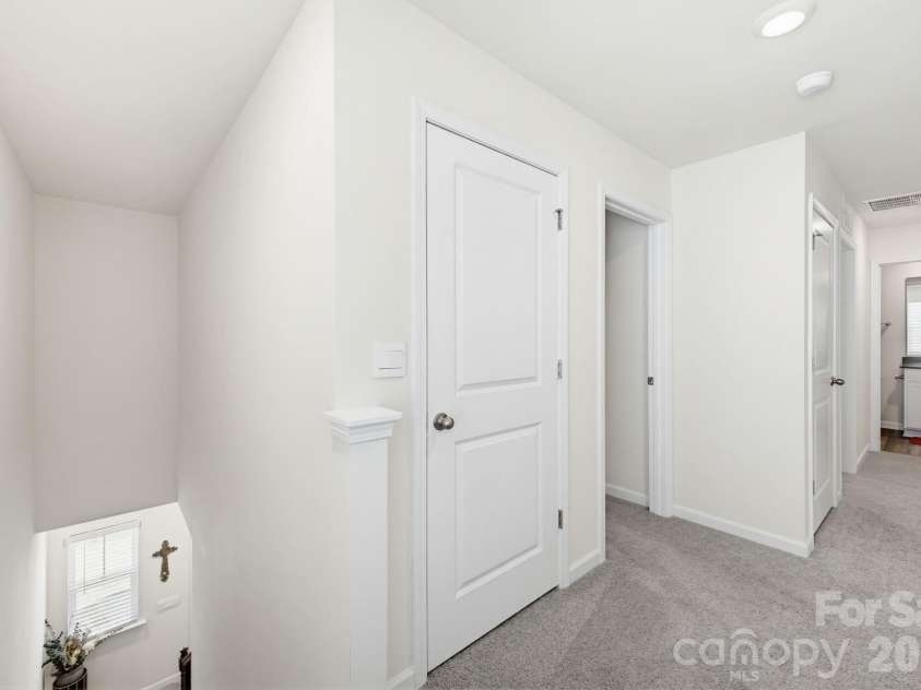 1334 37th Avenue Lane, Hickory, NC 28601.  MLS# CAR4373157, YatesRealty ID 23894. Upstairs hallway
