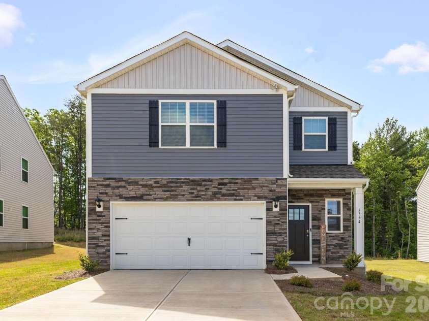 1334 37th Avenue Lane, Hickory, NC 28601.  MLS# CAR4373157, YatesRealty ID 23894. Welcome home!