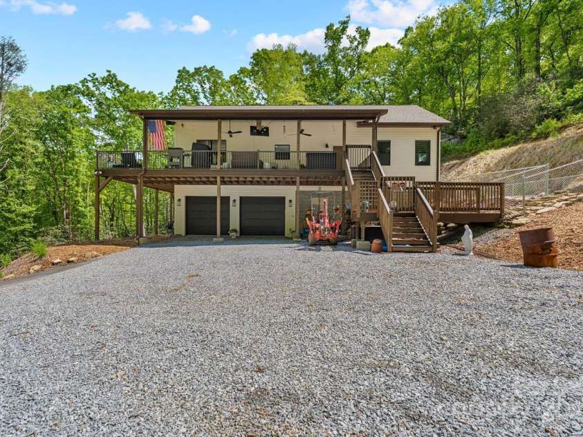 143 Burnside Trail, Hendersonville, NC 28792.  MLS# CAR4258291, YatesRealty ID 23895. Convenient turnaround at top of driveway.