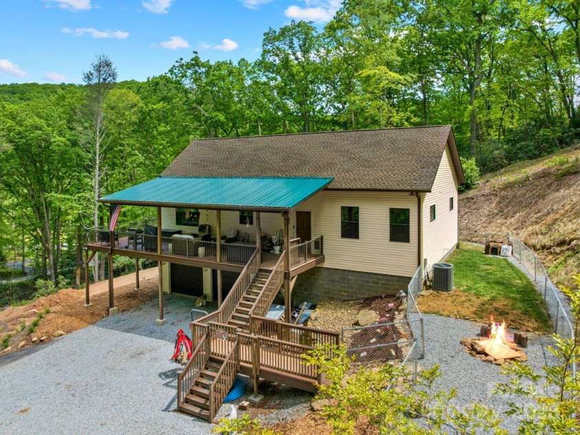 143 Burnside Trail, Hendersonville, NC 28792.  MLS# CAR4258291, YatesRealty ID 23895. Main entrance steps from driveway.