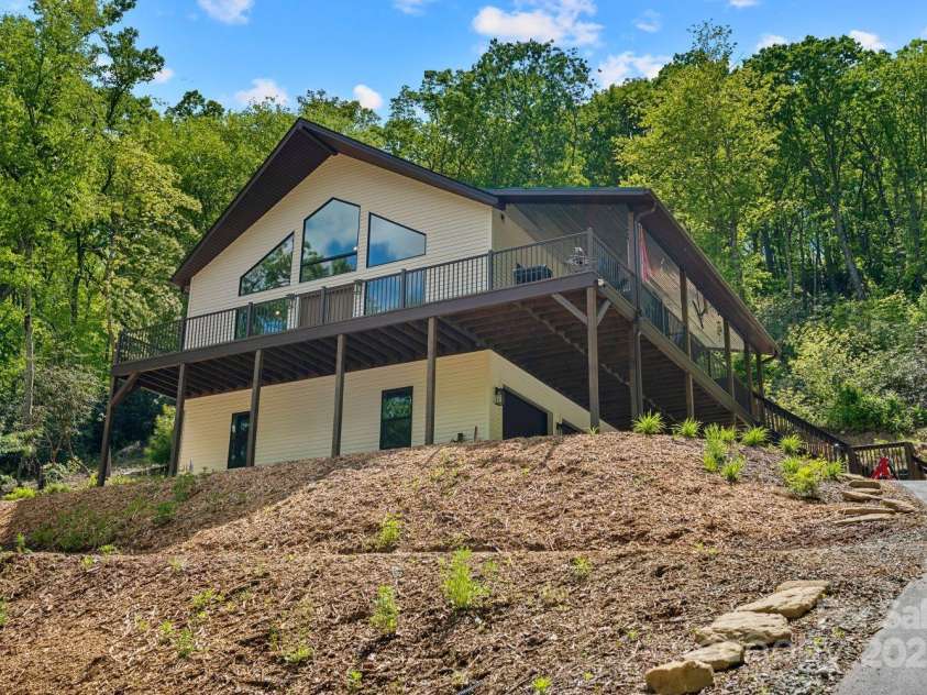 143 Burnside Trail, Hendersonville, NC 28792.  MLS# CAR4258291, YatesRealty ID 23895. ... Welcome to 143 Burnside Trail!