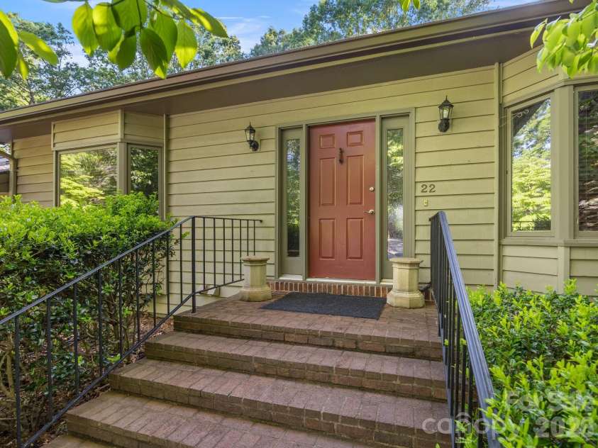 22 Hunting Country Trail, Tryon, NC 28782.  MLS# CAR4376085, YatesRealty ID 23895. 