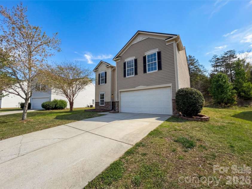 416 Inverness Lane, Salisbury, NC 28146.  MLS# CAR4366550, YatesRealty ID 23896. 