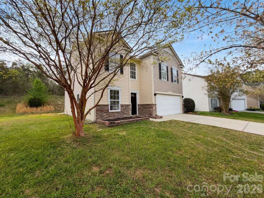 416 Inverness Lane, Salisbury, NC 28146.  MLS# CAR4366550, YatesRealty ID 23896. 