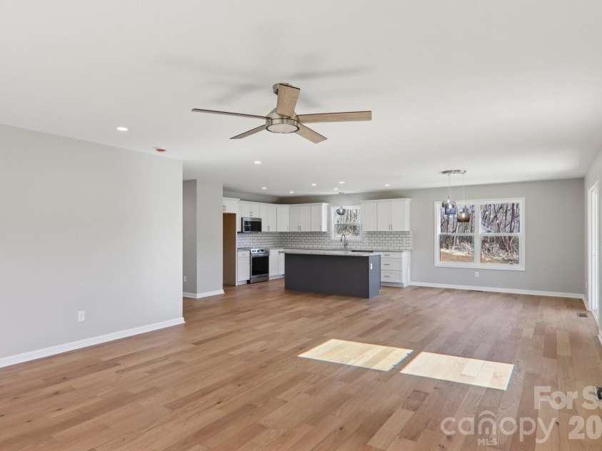 127 Lincoln Ridge Drive, Candler, NC 28715.  MLS# CAR4345880, YatesRealty ID 23897. 