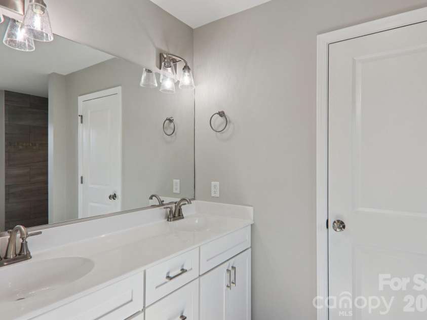 127 Lincoln Ridge Drive, Candler, NC 28715.  MLS# CAR4345880, YatesRealty ID 23897. 