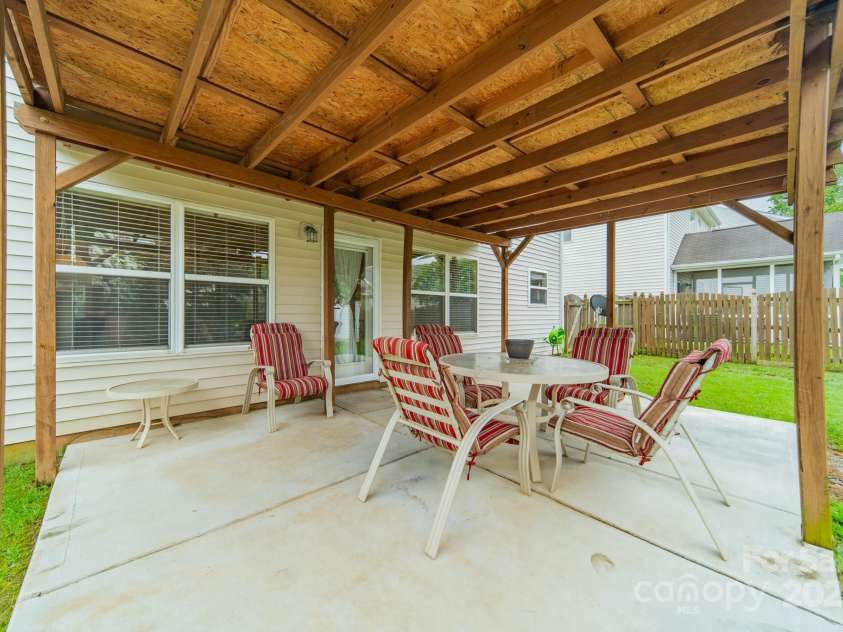 523 Galesburg Drive, Monroe, NC 28110.  MLS# CAR4277828, YatesRealty ID 23899. 